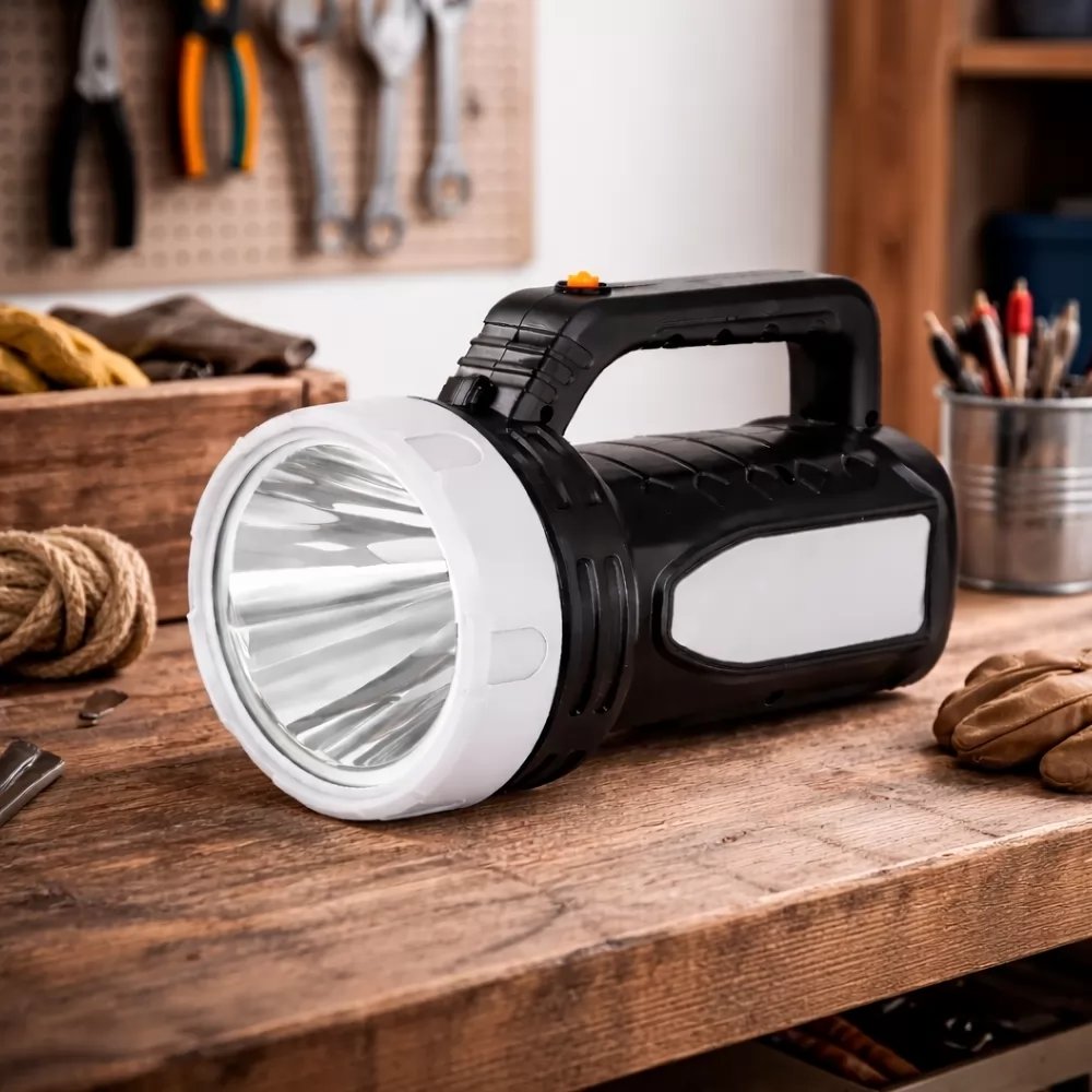 LANTERNA PLÁSTICA RECARREGÁVEL