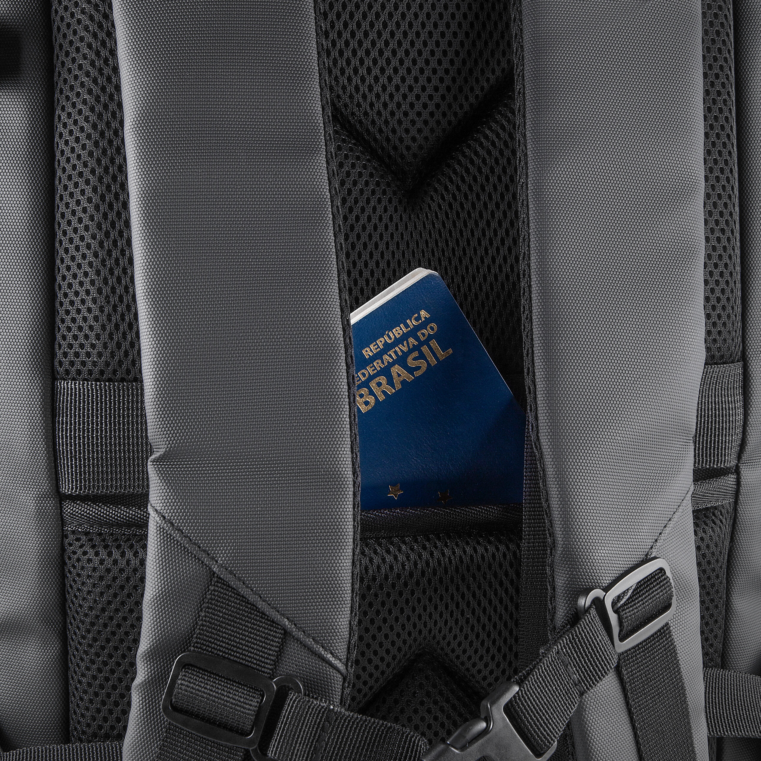Mochila com Compartimento a Vácuo e Expansor